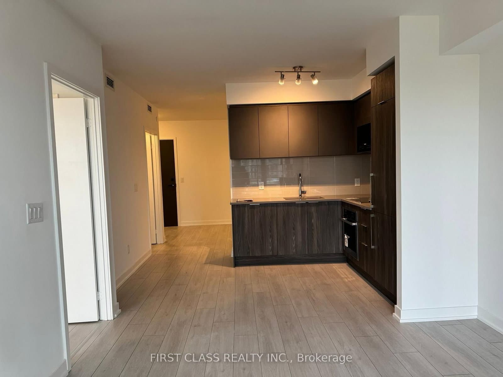 2033 Kennedy Road, Unit 507 thumbnail 4