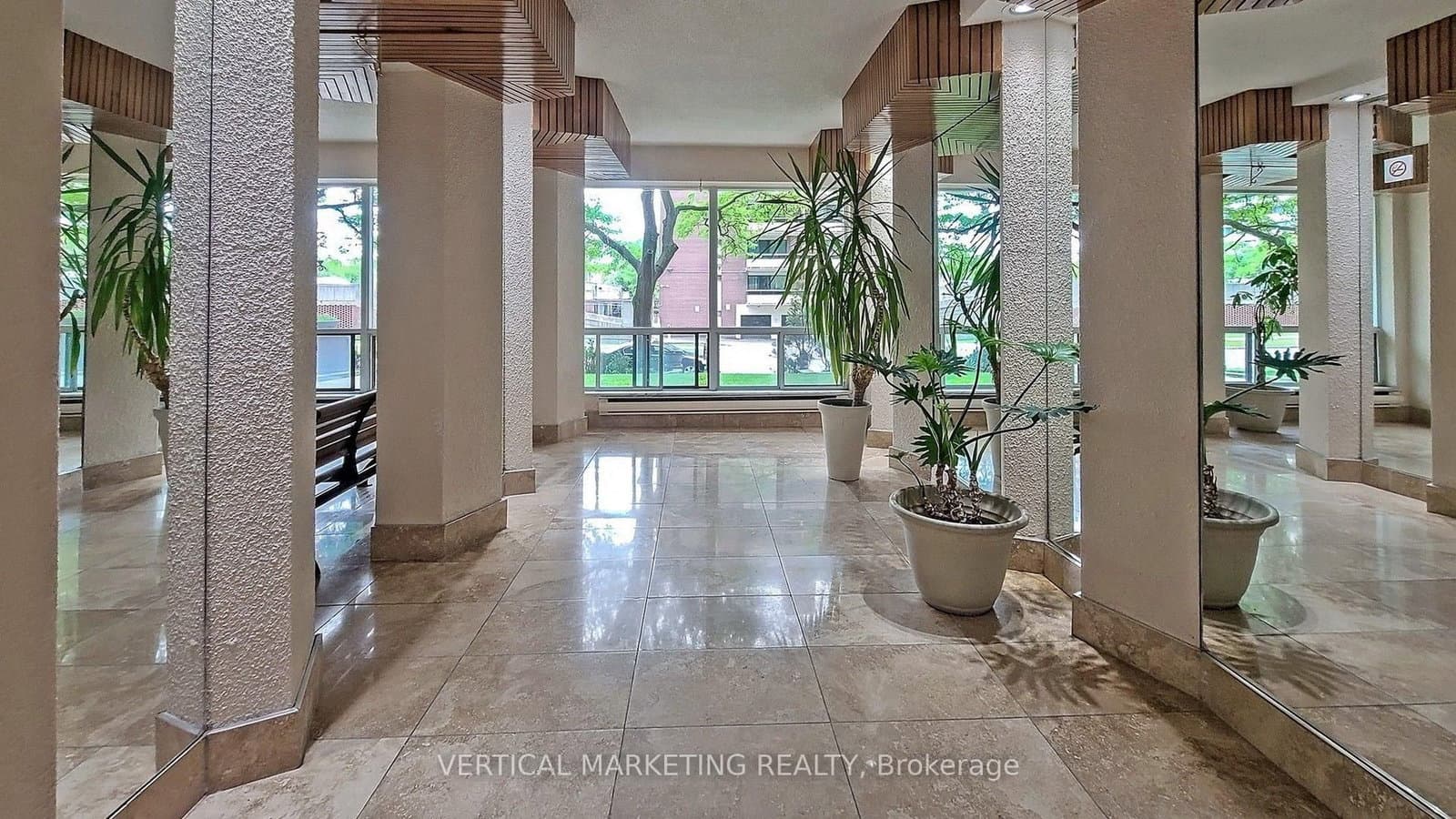 20 Gilder Drive E, Unit PH07 thumbnail 41