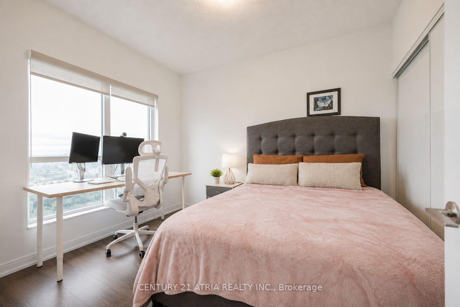 275 Village Green Square, Unit 2919 thumbnail 9