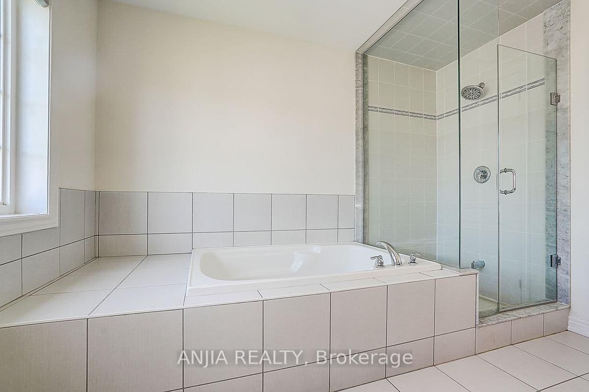2641 Eaglesham Path thumbnail 23