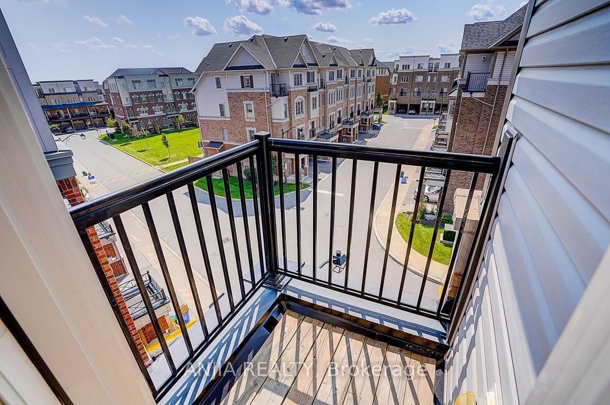 2641 Eaglesham Path thumbnail 33