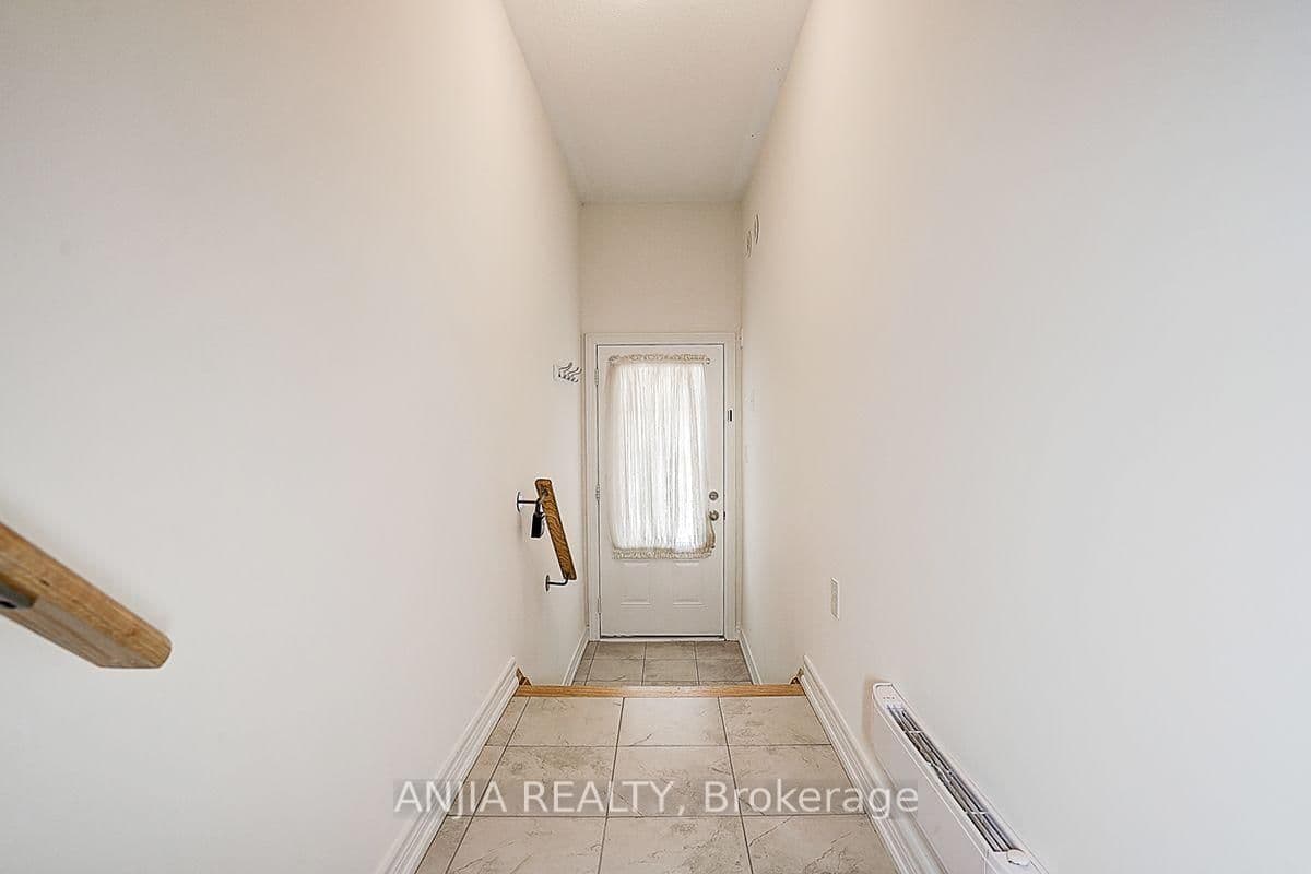 2641 Eaglesham Path thumbnail 4