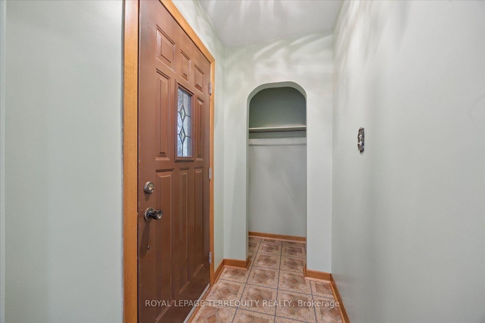 120 Ellington Drive thumbnail 4