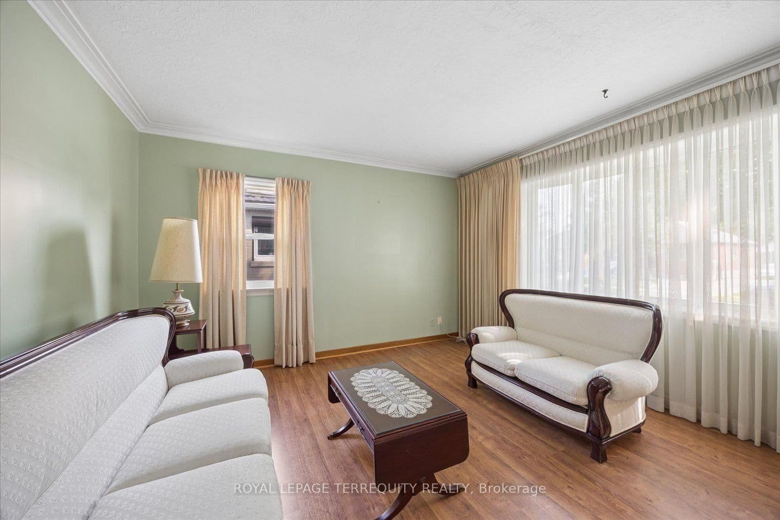 120 Ellington Drive thumbnail 6