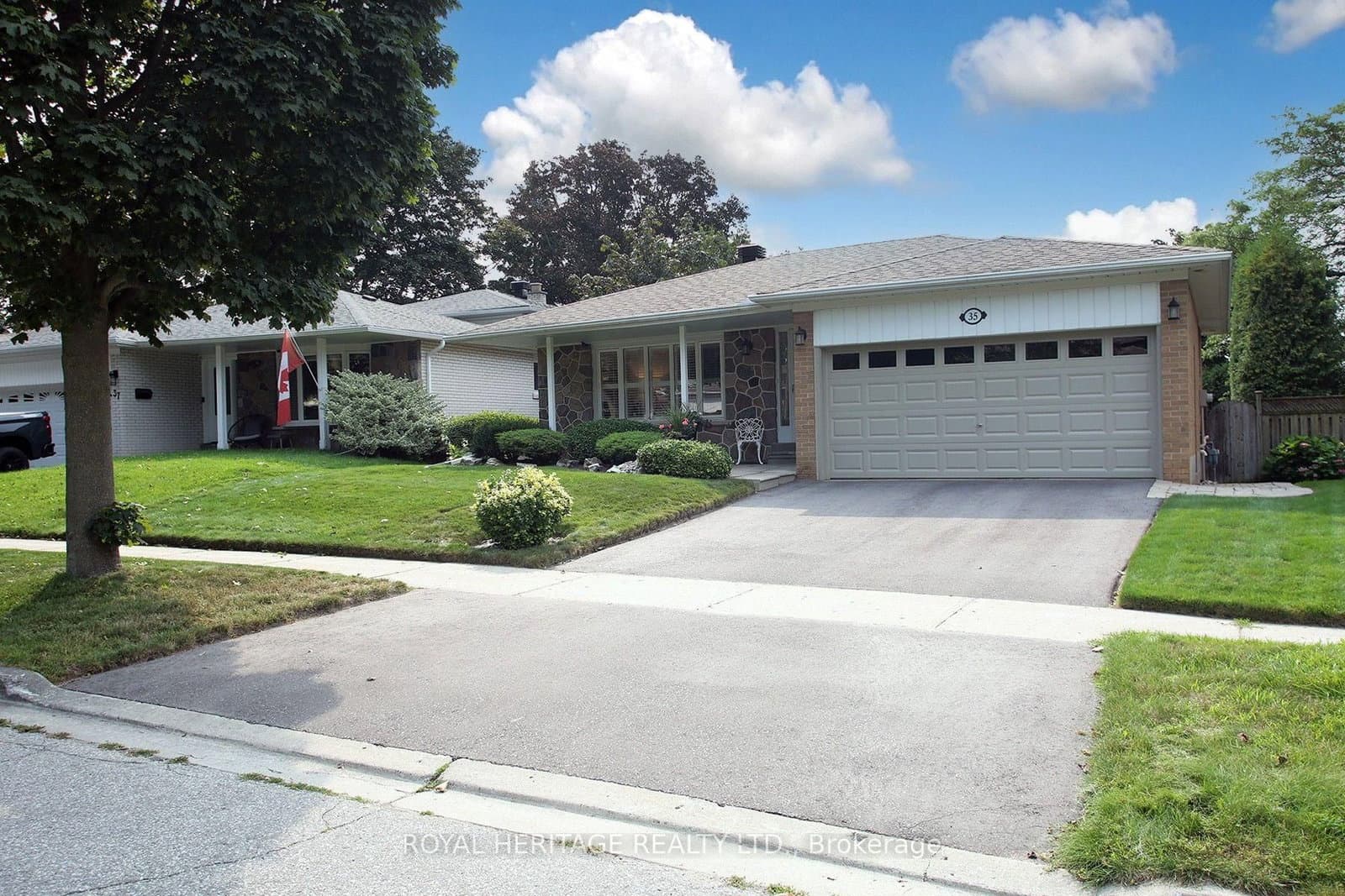 35 Langevin Crescent - Image 1