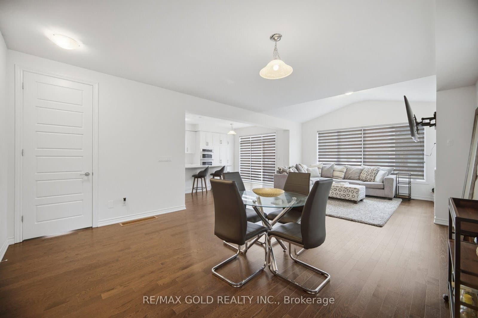 426 Coronation Road thumbnail 10