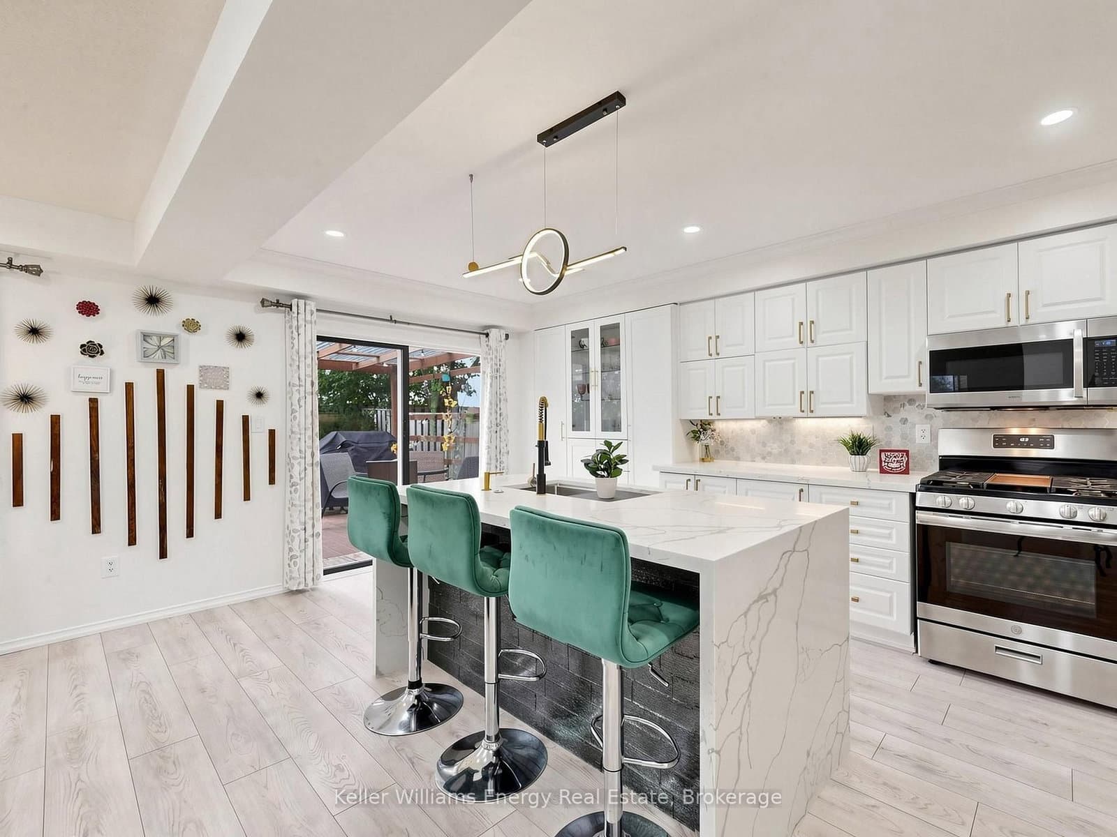 16 Donlevy Crescent thumbnail 12