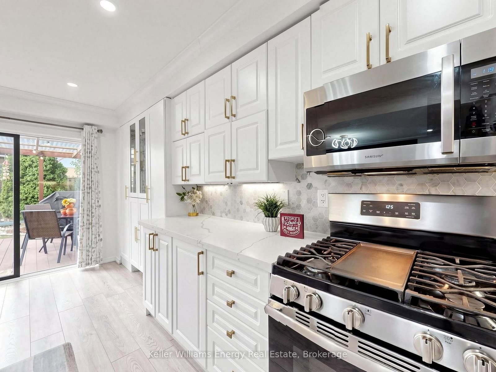 16 Donlevy Crescent thumbnail 13
