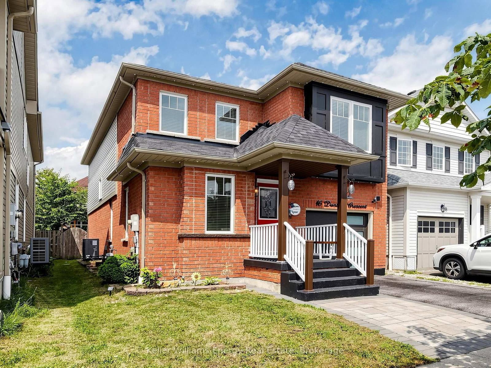 16 Donlevy Crescent thumbnail 3