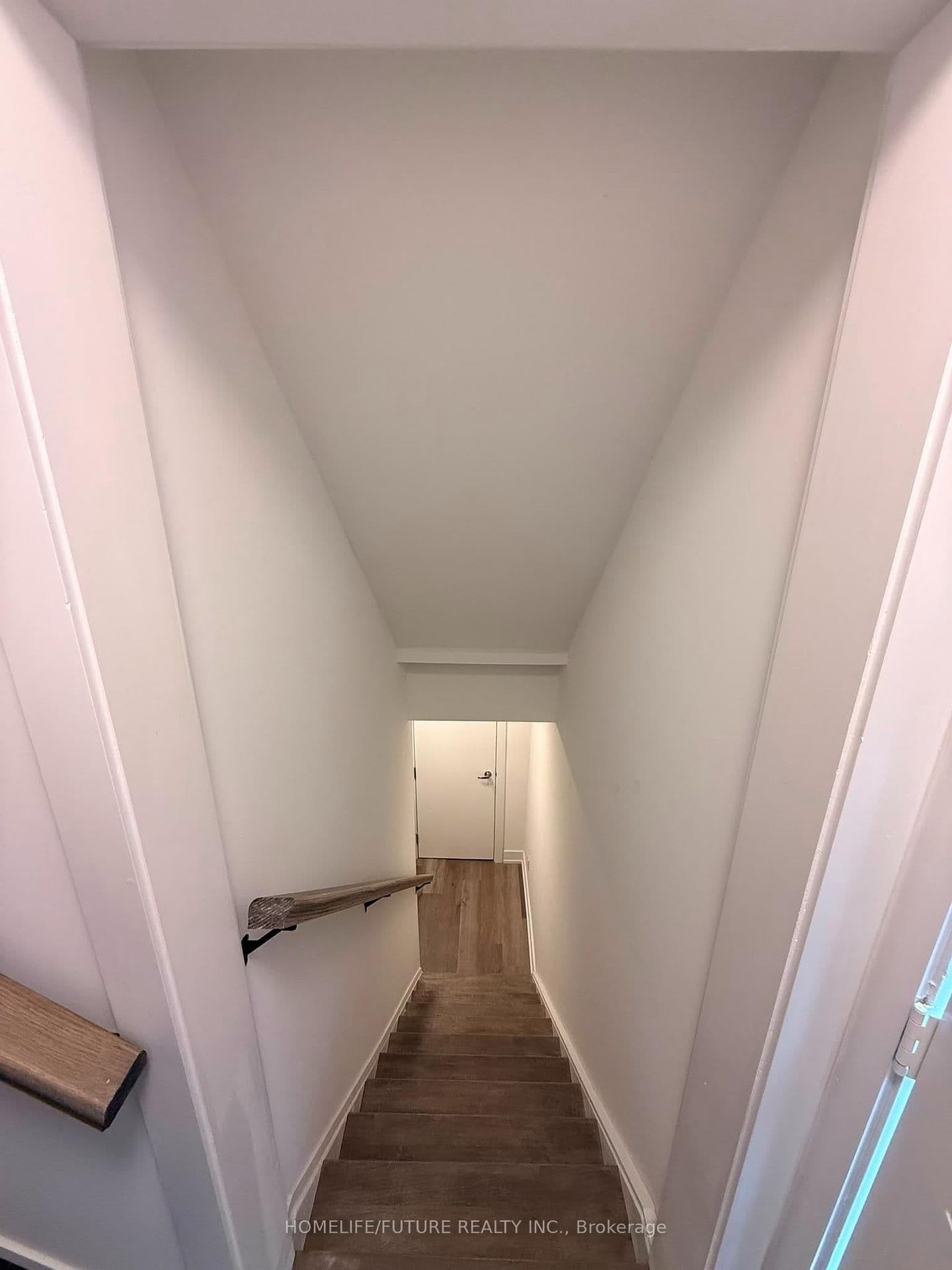 45 Brabin Circle, Unit Bsmt thumbnail 2