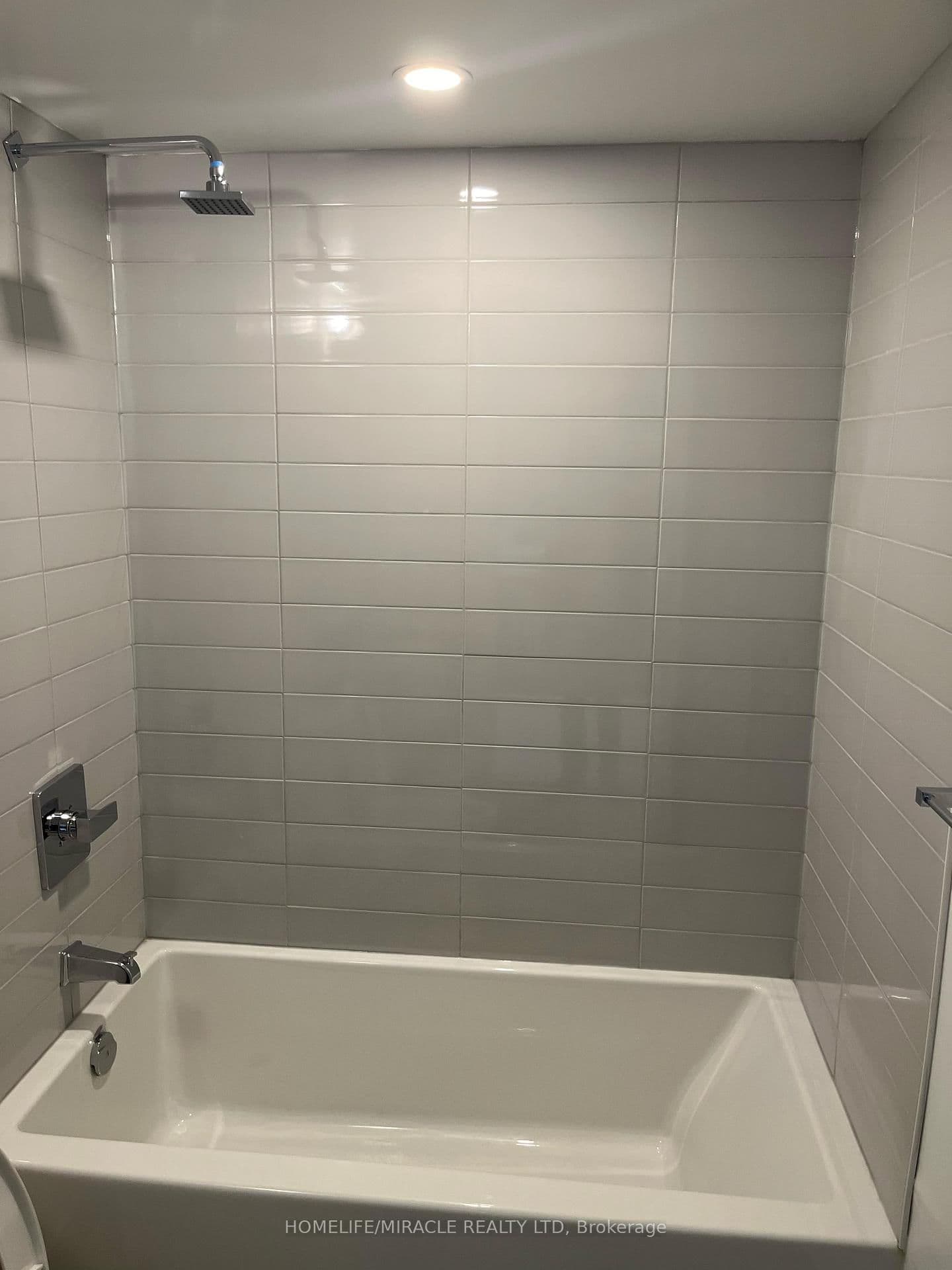 2031 Kennedy Road N, Unit 1620 thumbnail 18