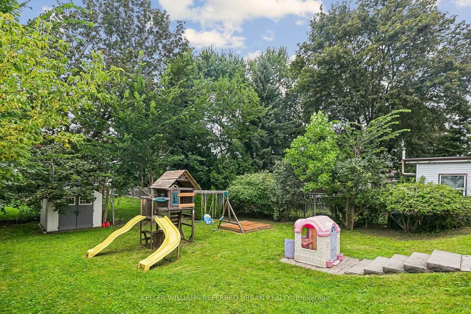 36 Vernadale Crescent thumbnail 45
