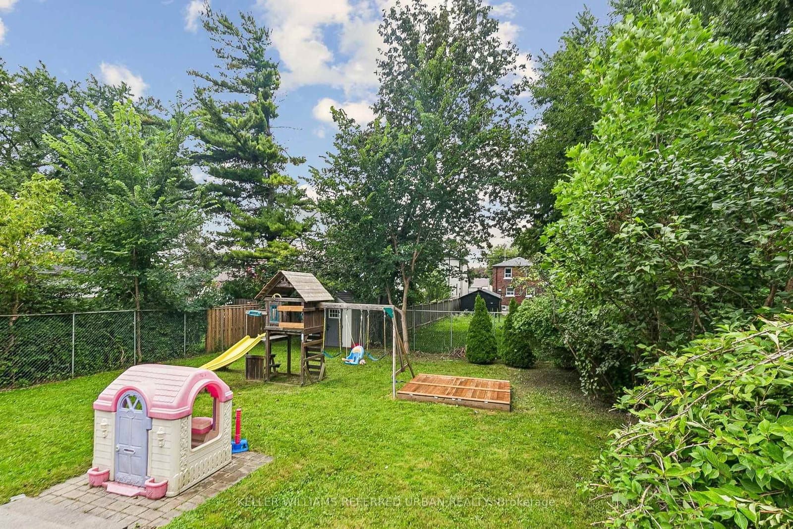 36 Vernadale Crescent thumbnail 47