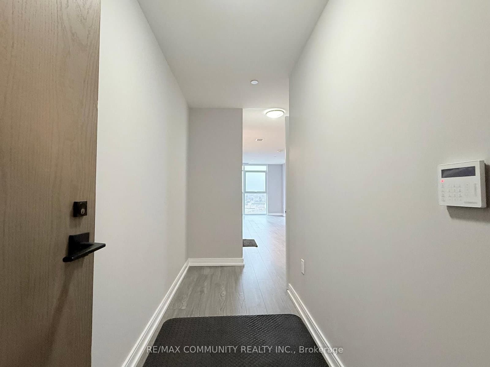 225 Village Green Square, Unit 1001 thumbnail 2