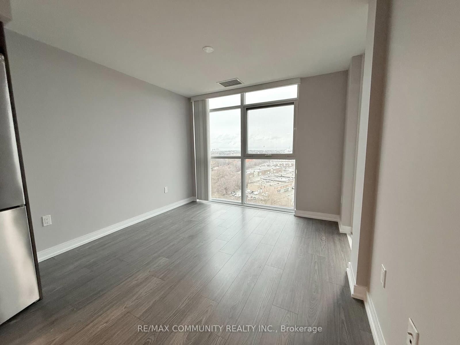 225 Village Green Square, Unit 1001 thumbnail 5
