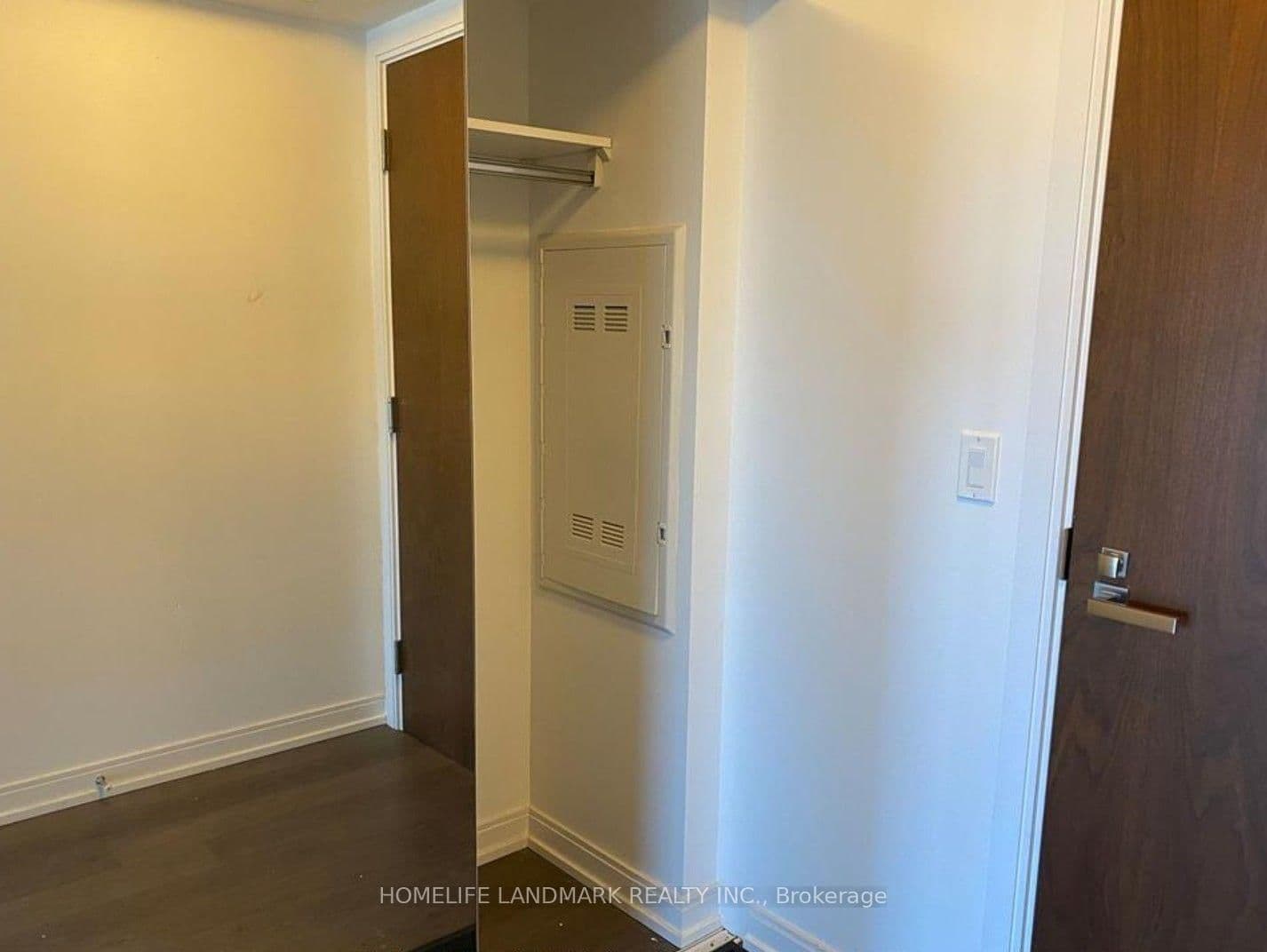 255 Village Green Square, Unit 1609 thumbnail 9
