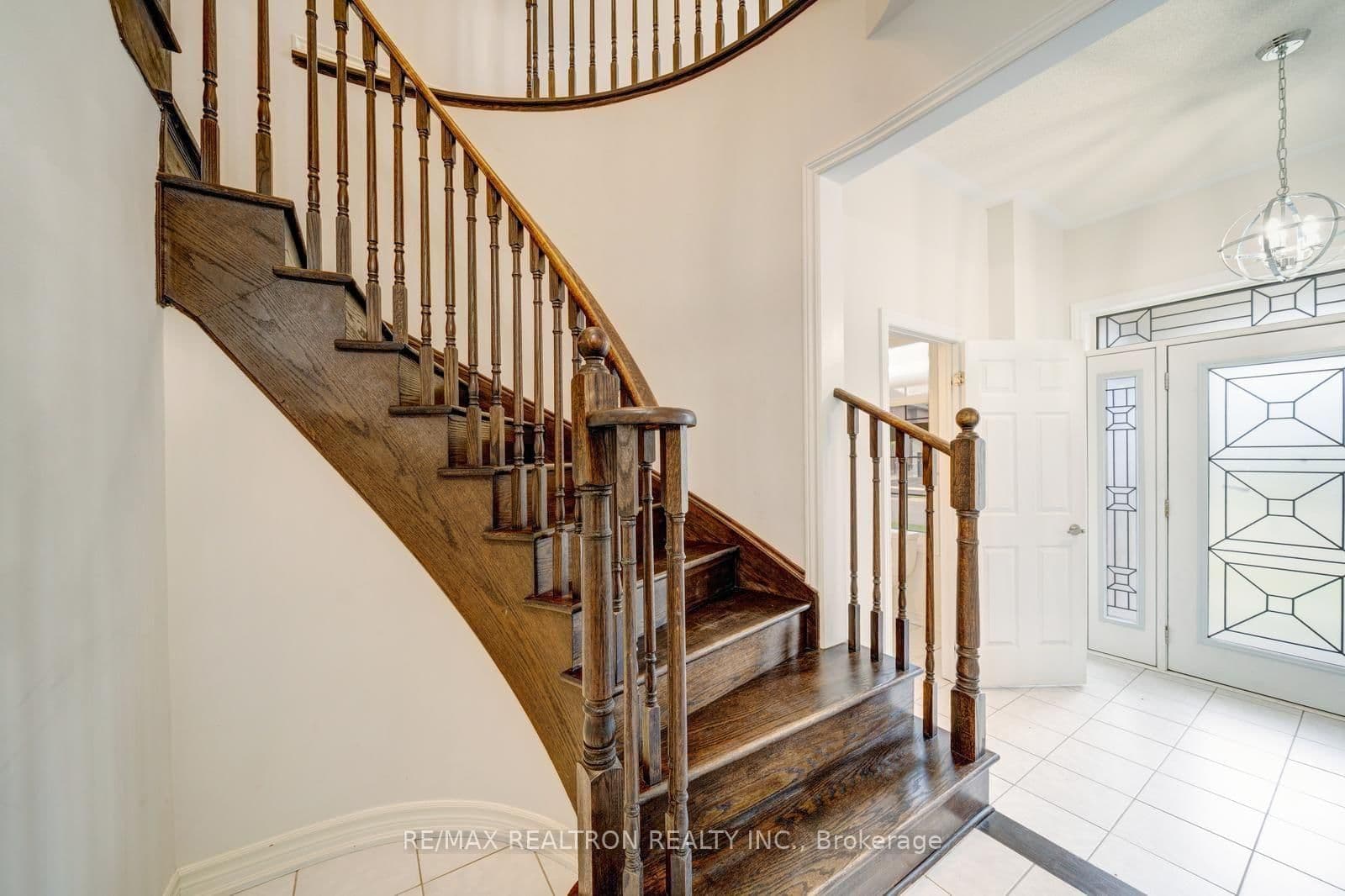 295 Northglen Boulevard thumbnail 20