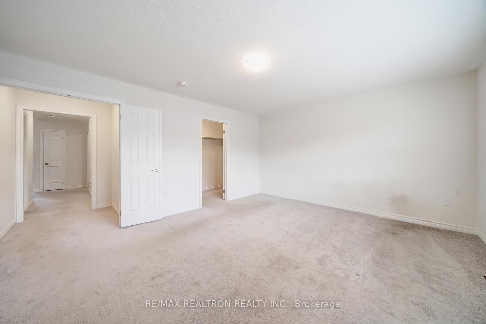 295 Northglen Boulevard thumbnail 25