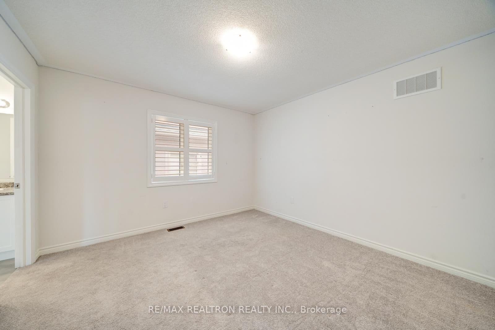 295 Northglen Boulevard thumbnail 33