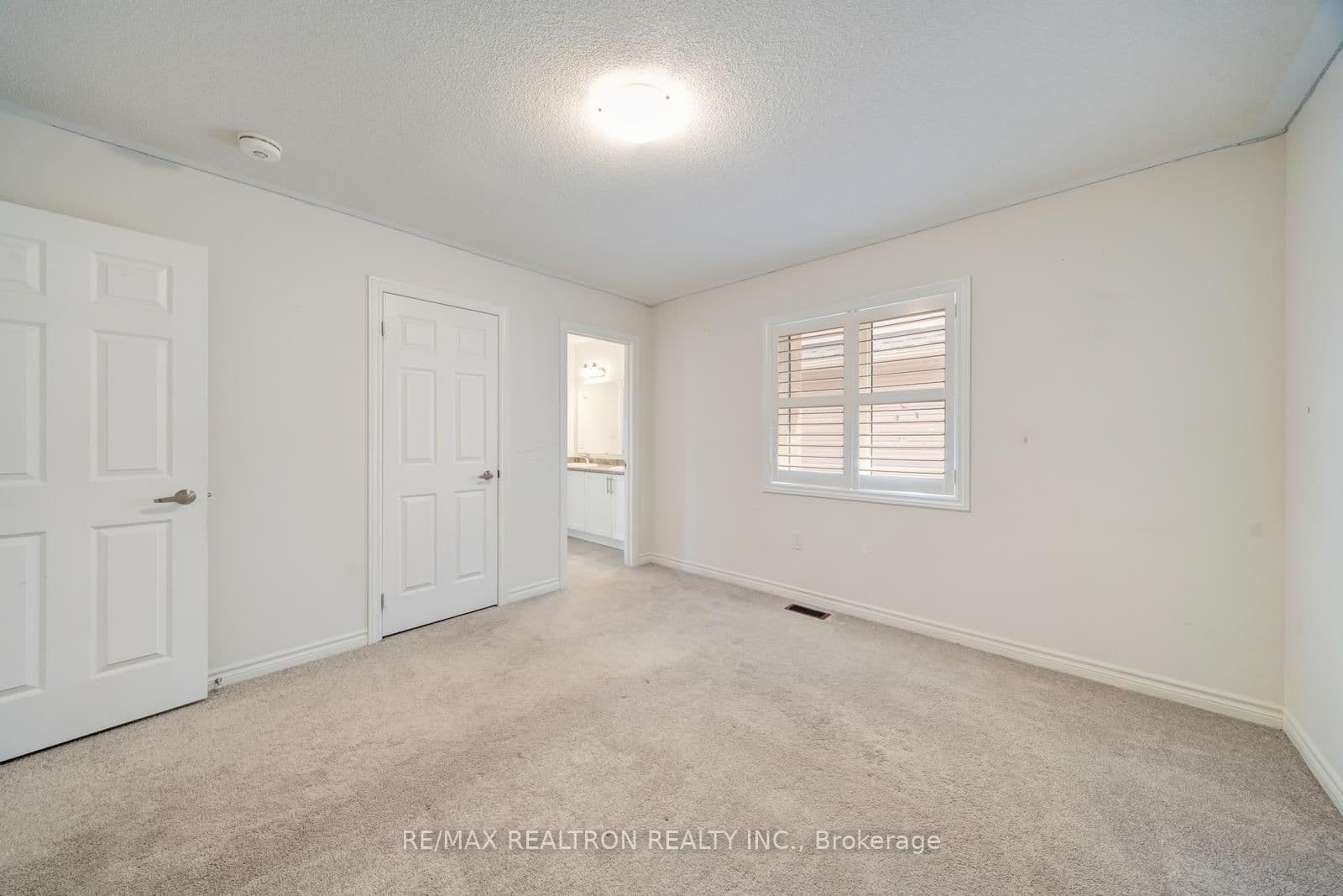 295 Northglen Boulevard thumbnail 34