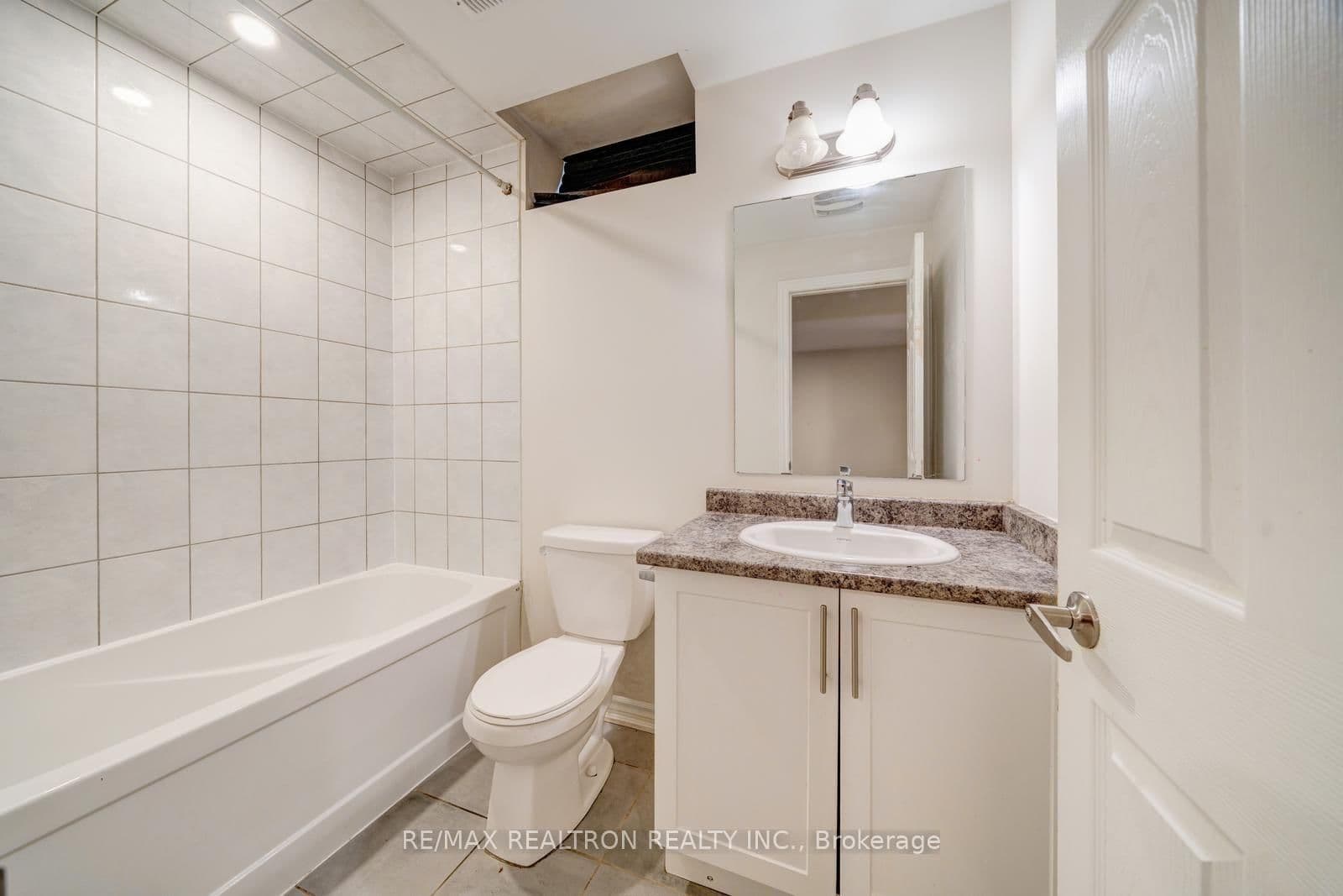 295 Northglen Boulevard thumbnail 44