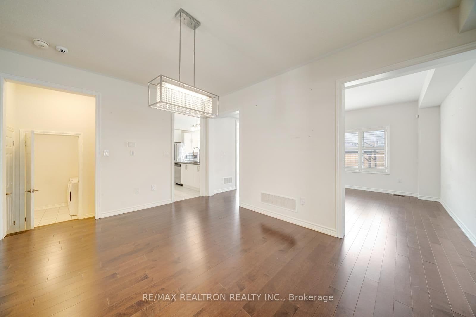 295 Northglen Boulevard thumbnail 8