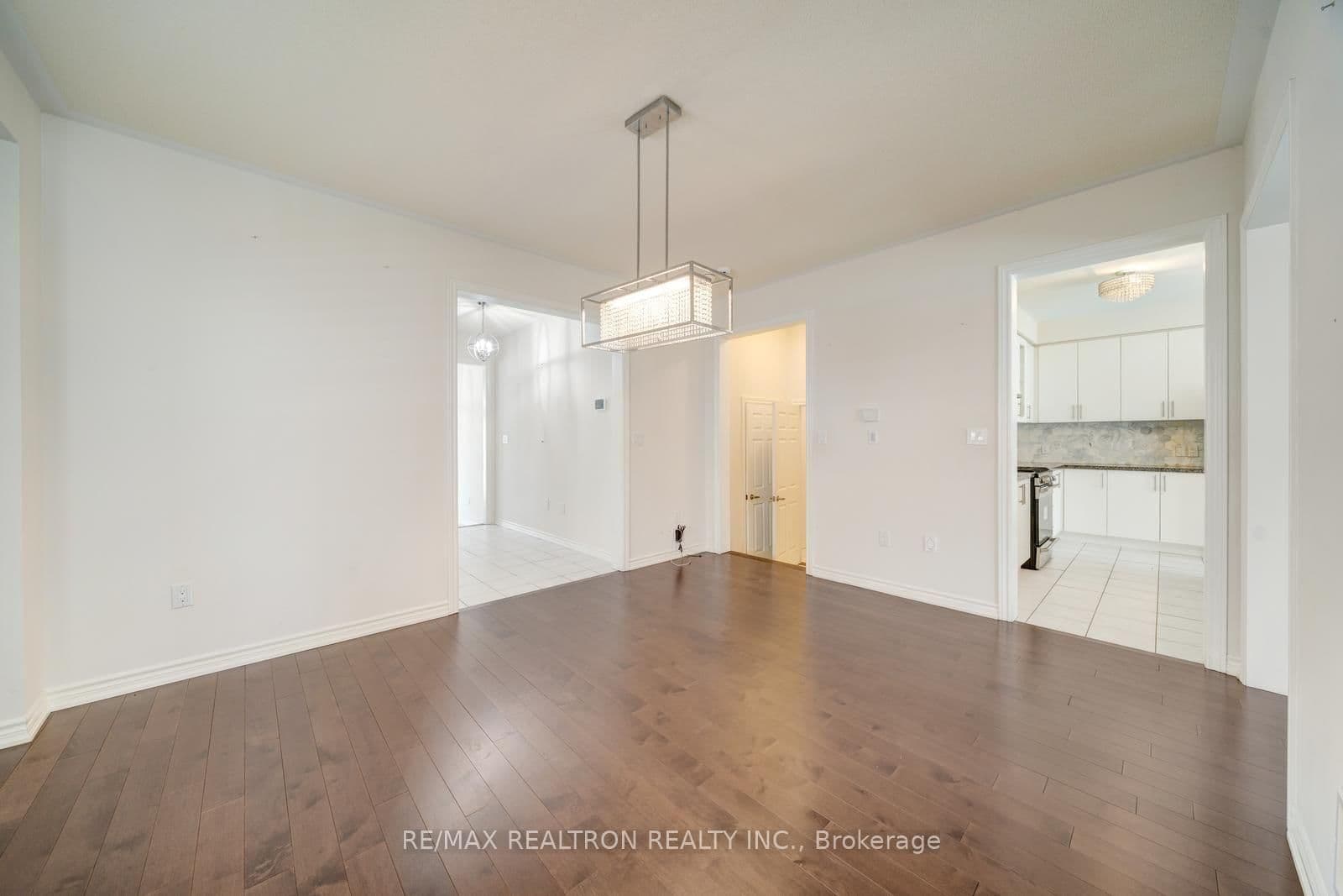 295 Northglen Boulevard thumbnail 9
