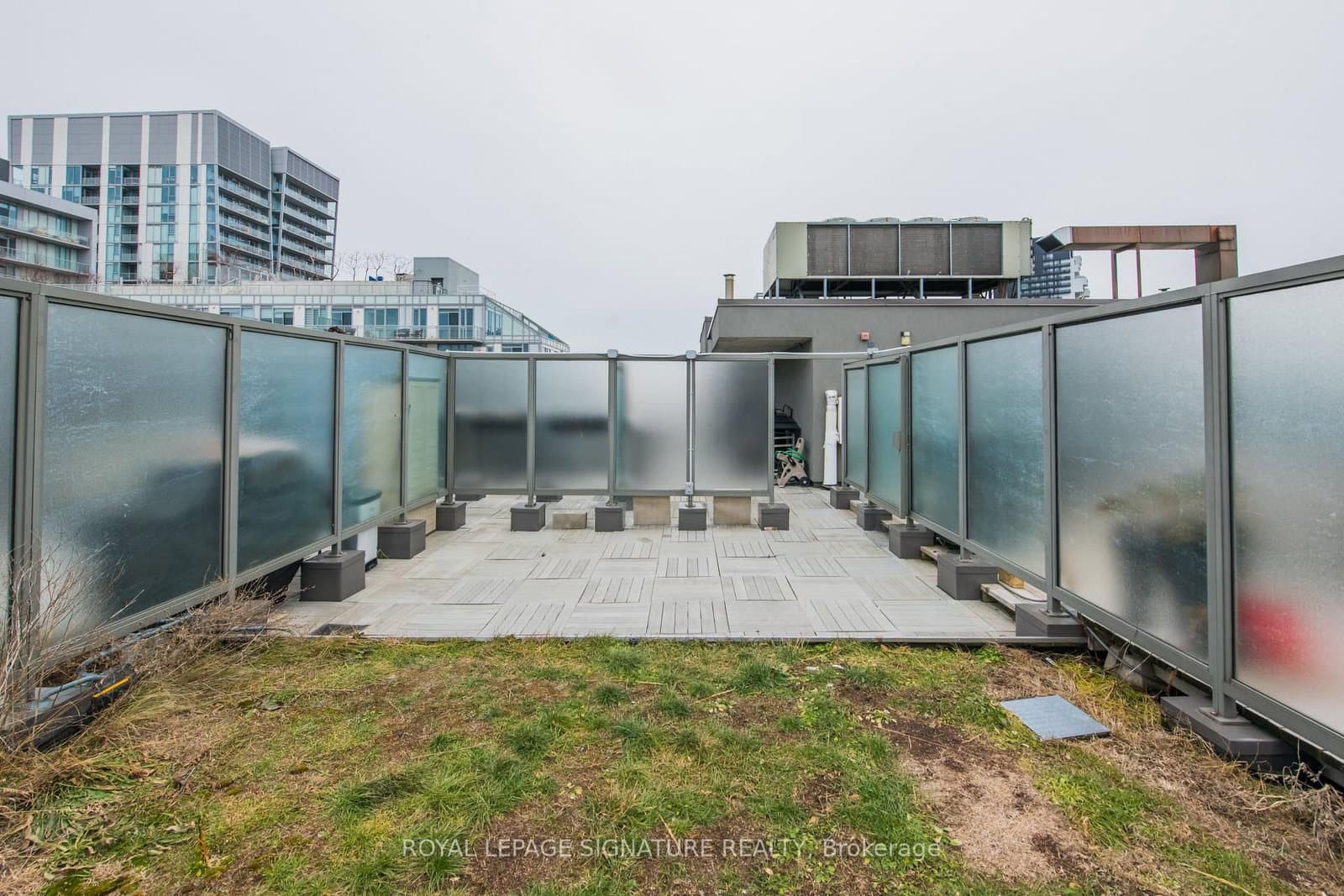 625 Queen Street E, Unit 211 thumbnail 45