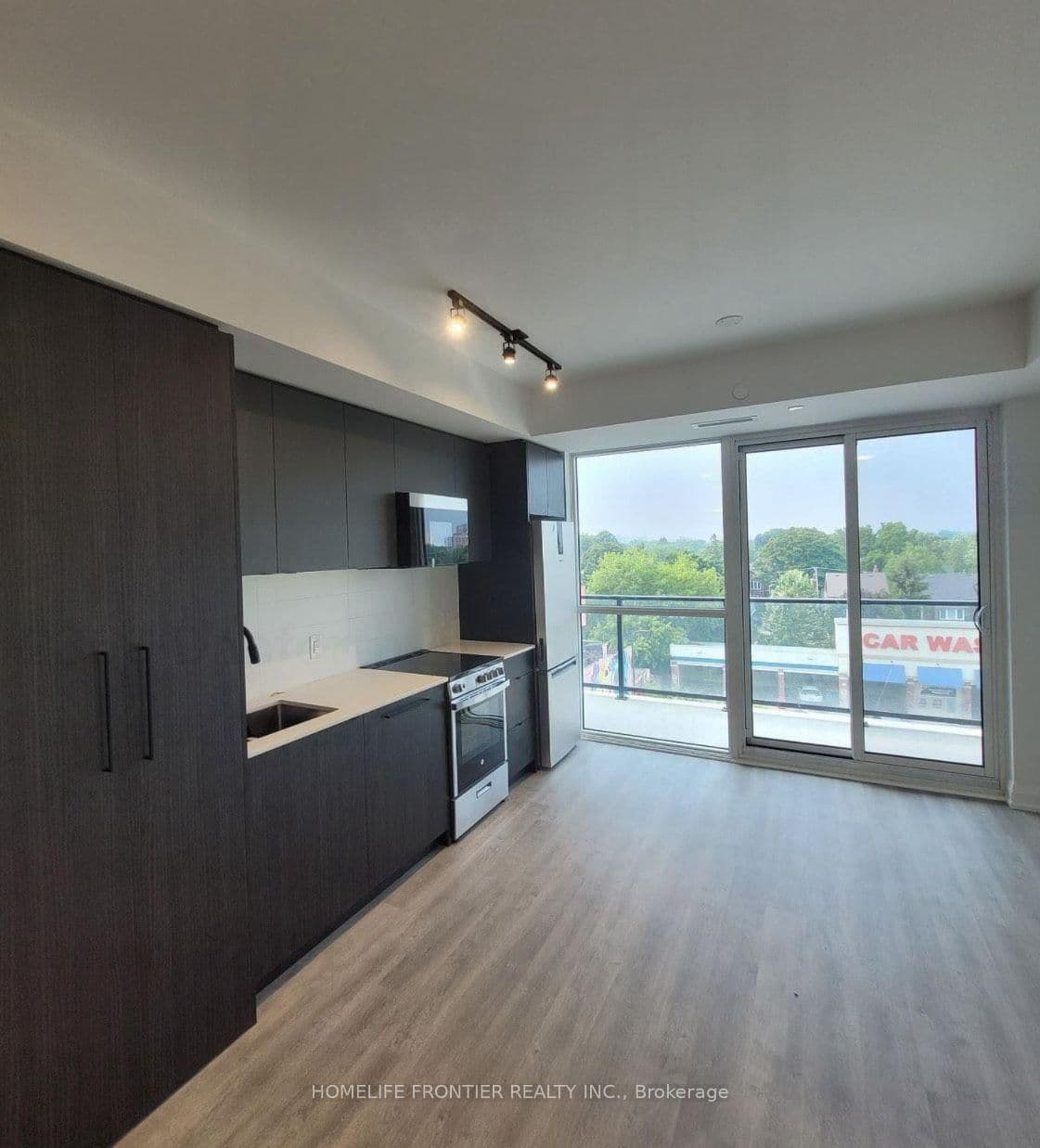 2369 Danforth Avenue, Unit 507 thumbnail 4