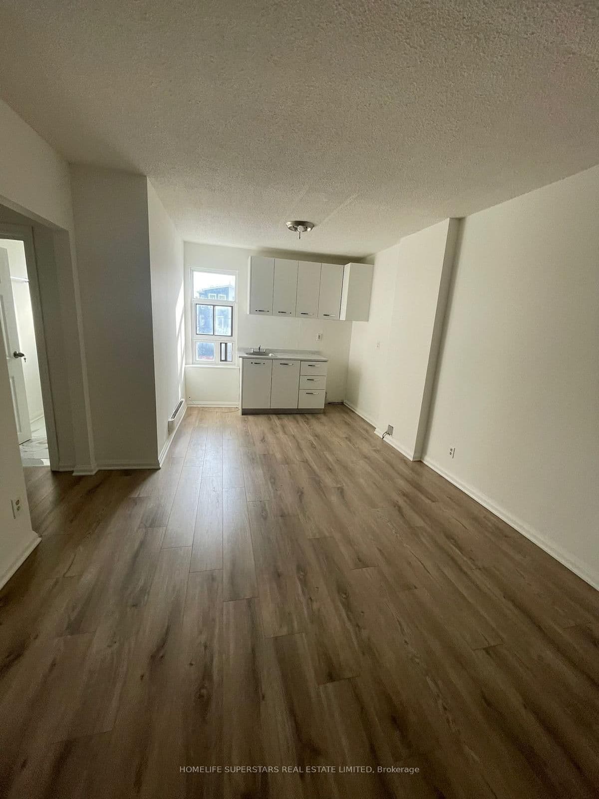 679 Danforth Avenue thumbnail 12