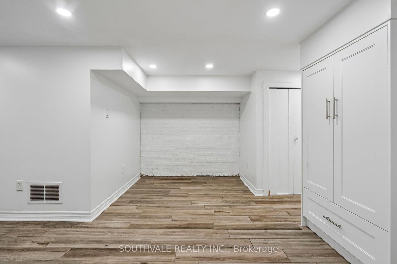 485 Strathmore Boulevard thumbnail 41