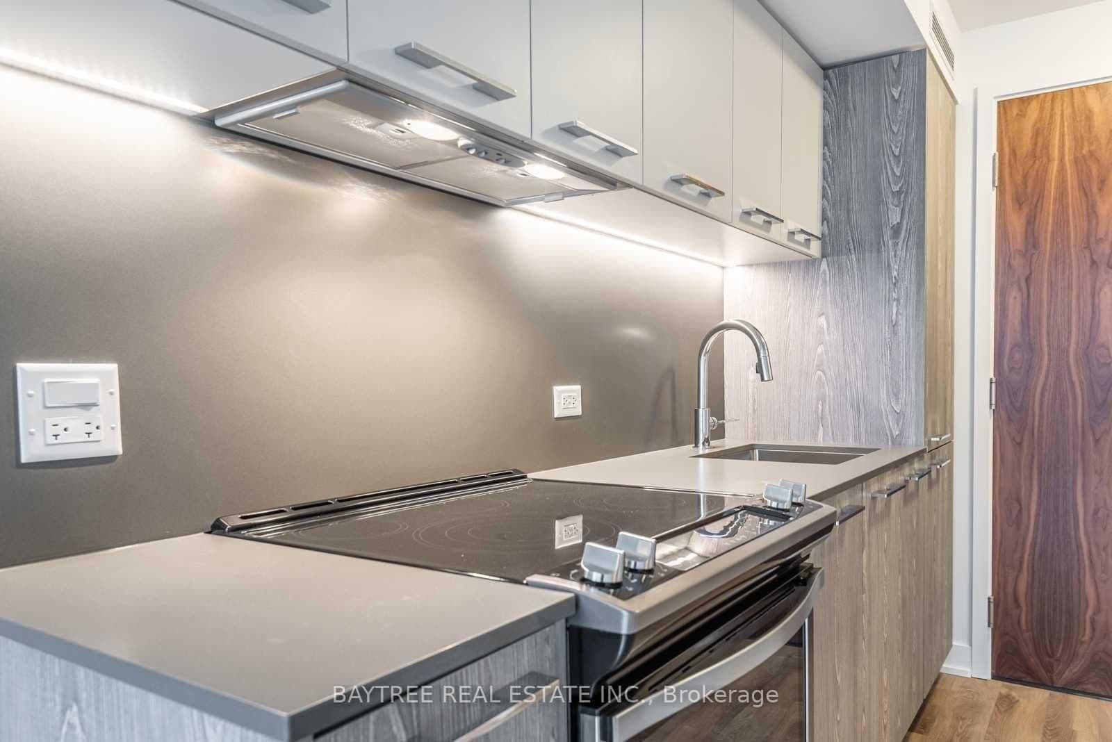 30 Baseball Place, Unit 914 thumbnail 5