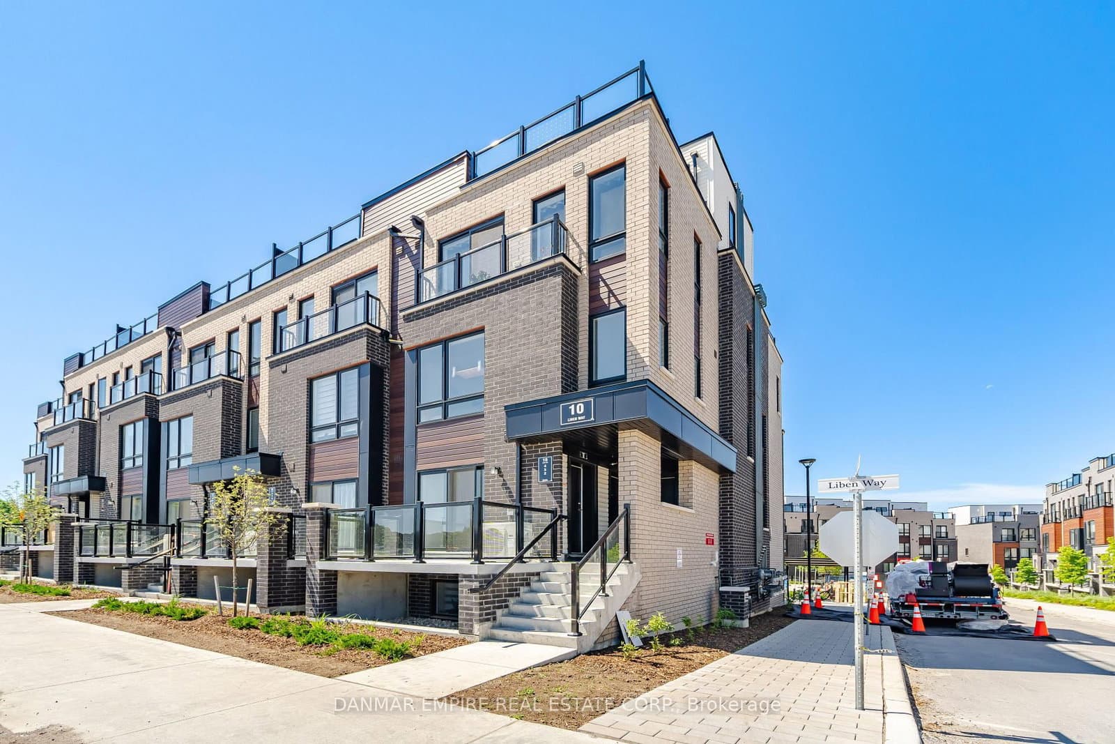 10 Liben Way, Unit 4 thumbnail 2