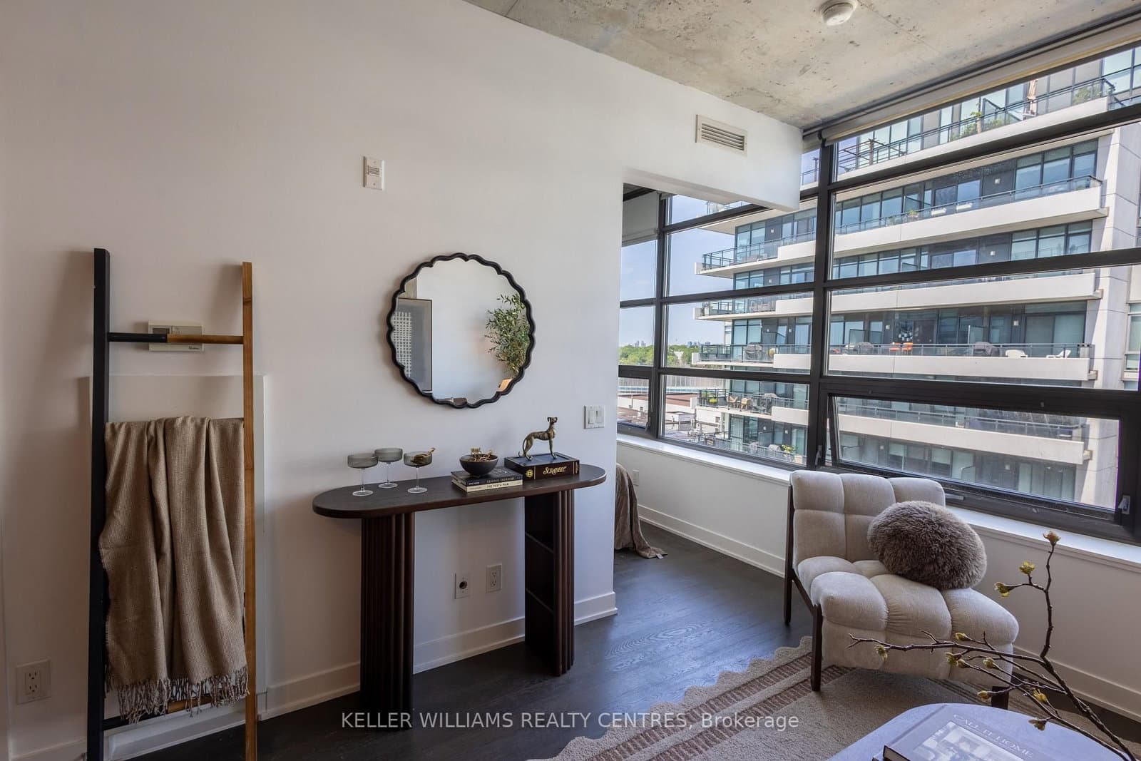 1201 Dundas Street E, Unit 806 thumbnail 2