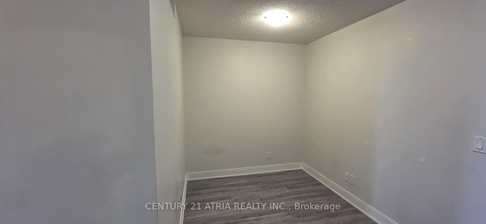 125 Village Green Square, Unit 2807 thumbnail 2