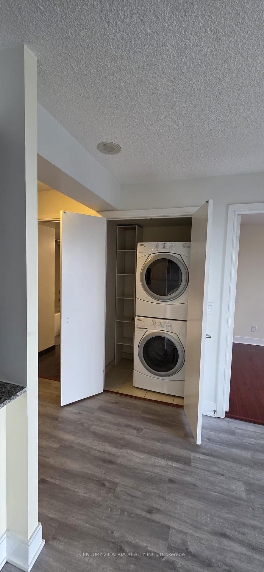 125 Village Green Square, Unit 2807 thumbnail 4