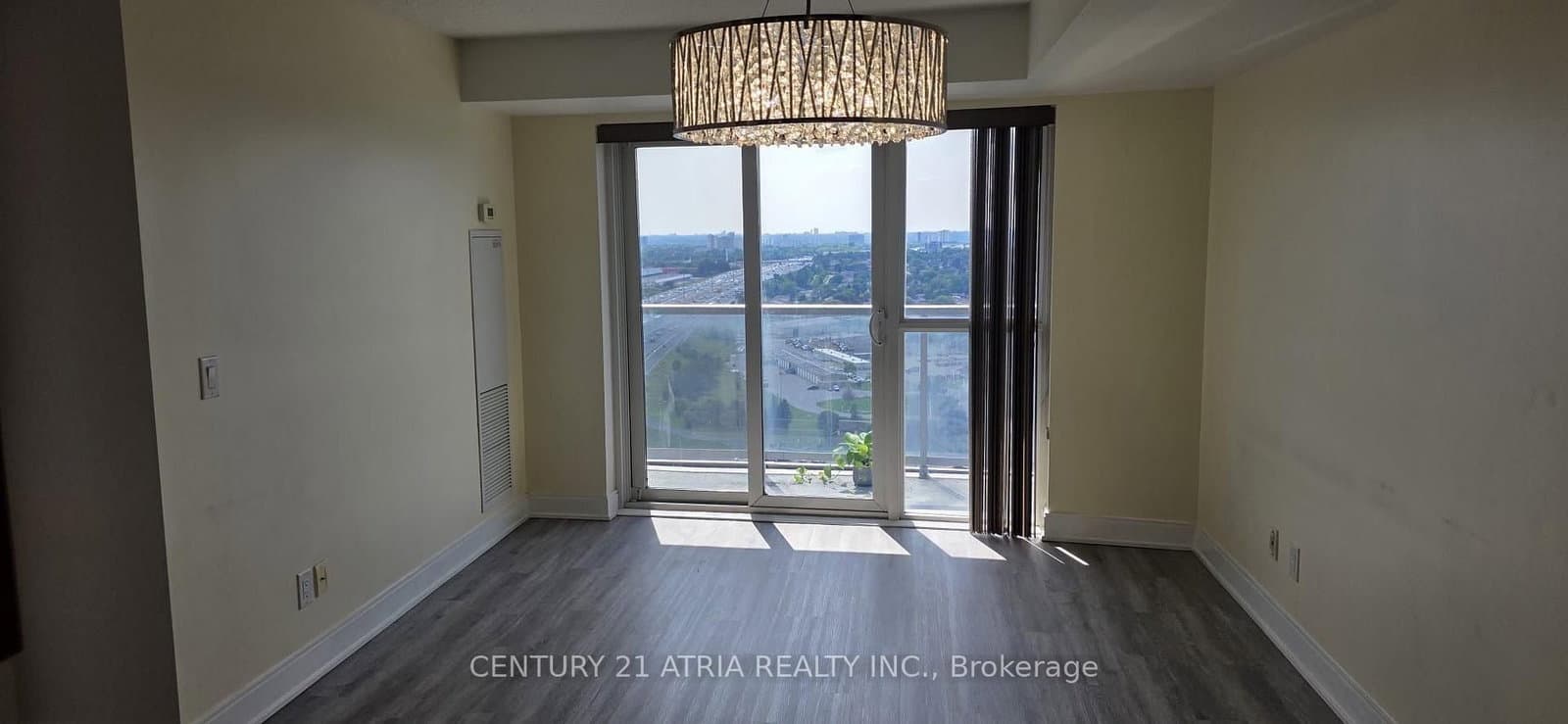 125 Village Green Square, Unit 2807 thumbnail 6