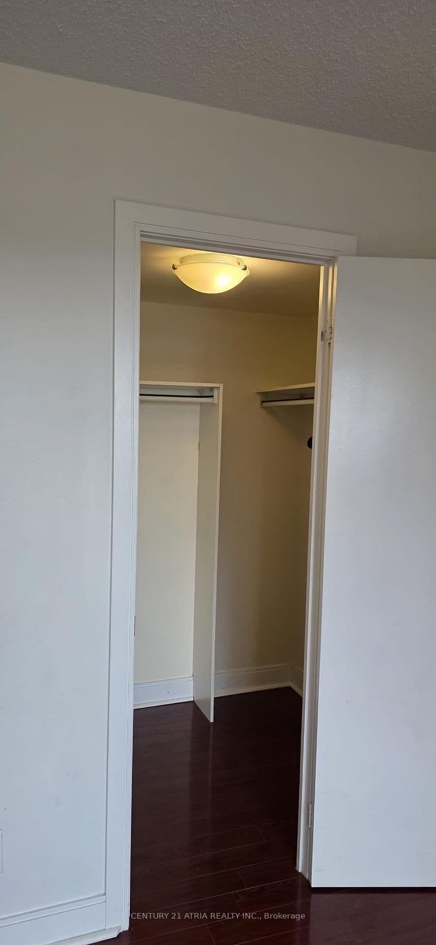 125 Village Green Square, Unit 2807 thumbnail 7