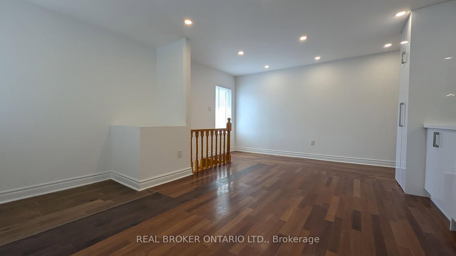 1150 Woodbine Avenue, Unit Unit #3 thumbnail 2