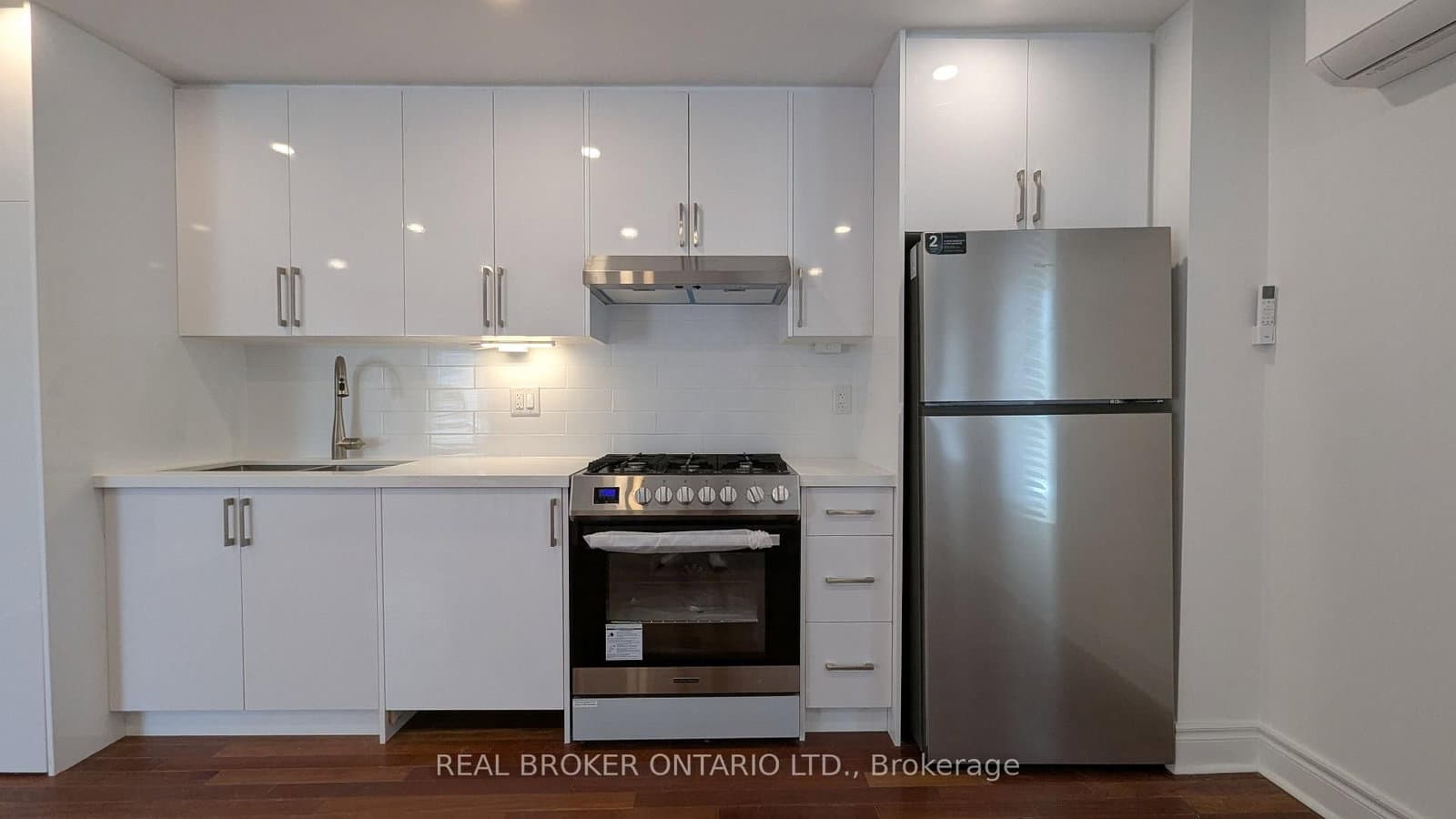1150 Woodbine Avenue, Unit Unit #3 thumbnail 4
