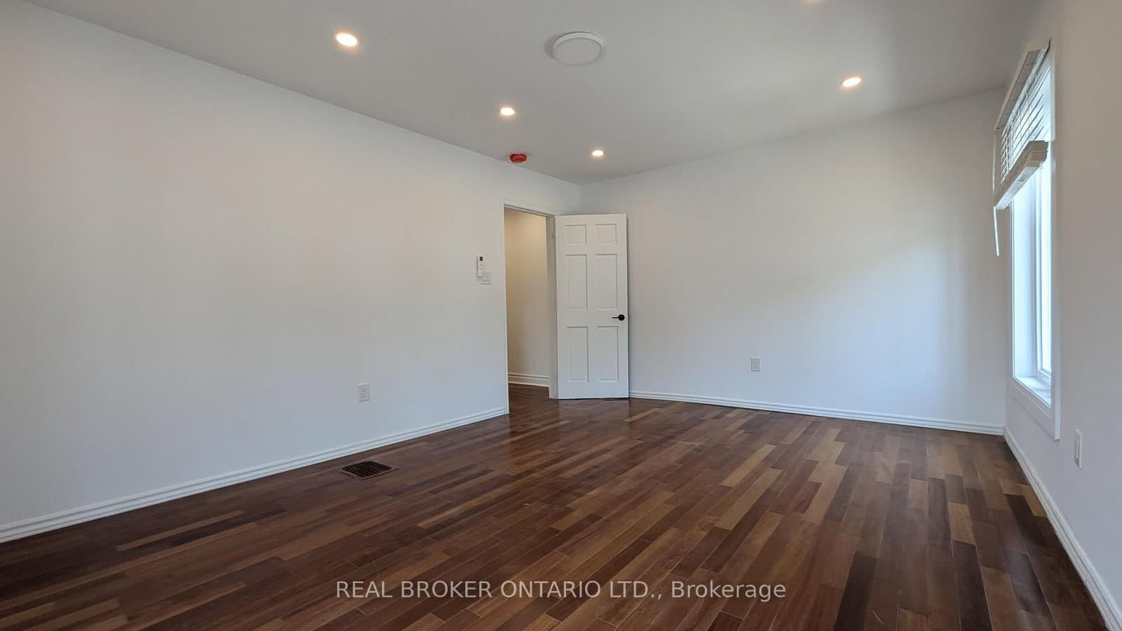 1150 Woodbine Avenue, Unit Unit #3 thumbnail 6