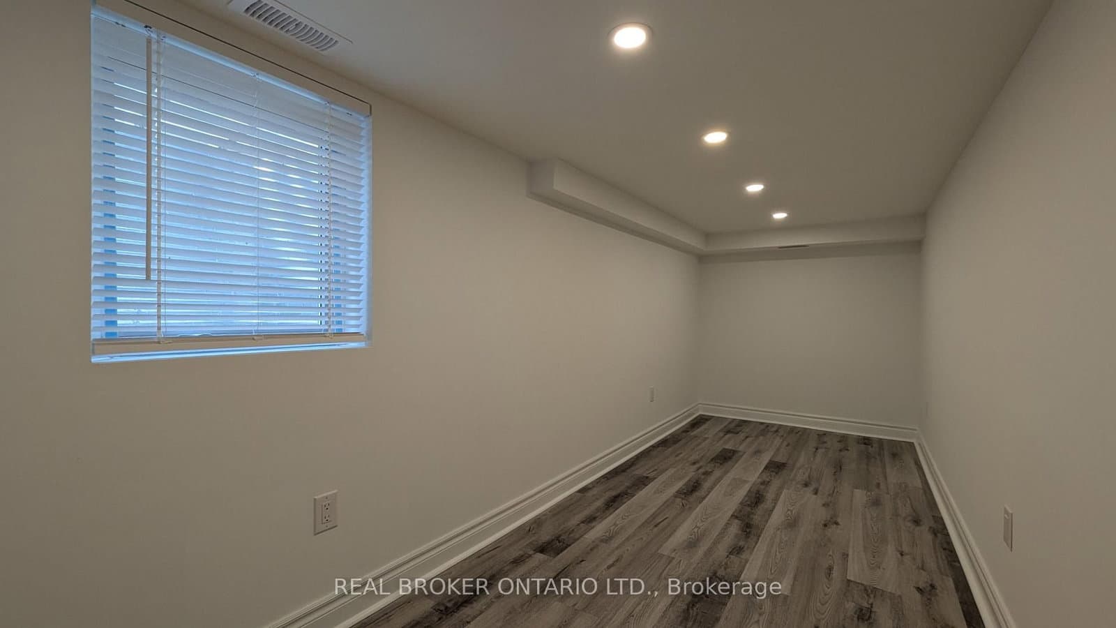 1150 Woodbine Avenue, Unit Unit #4 thumbnail 3