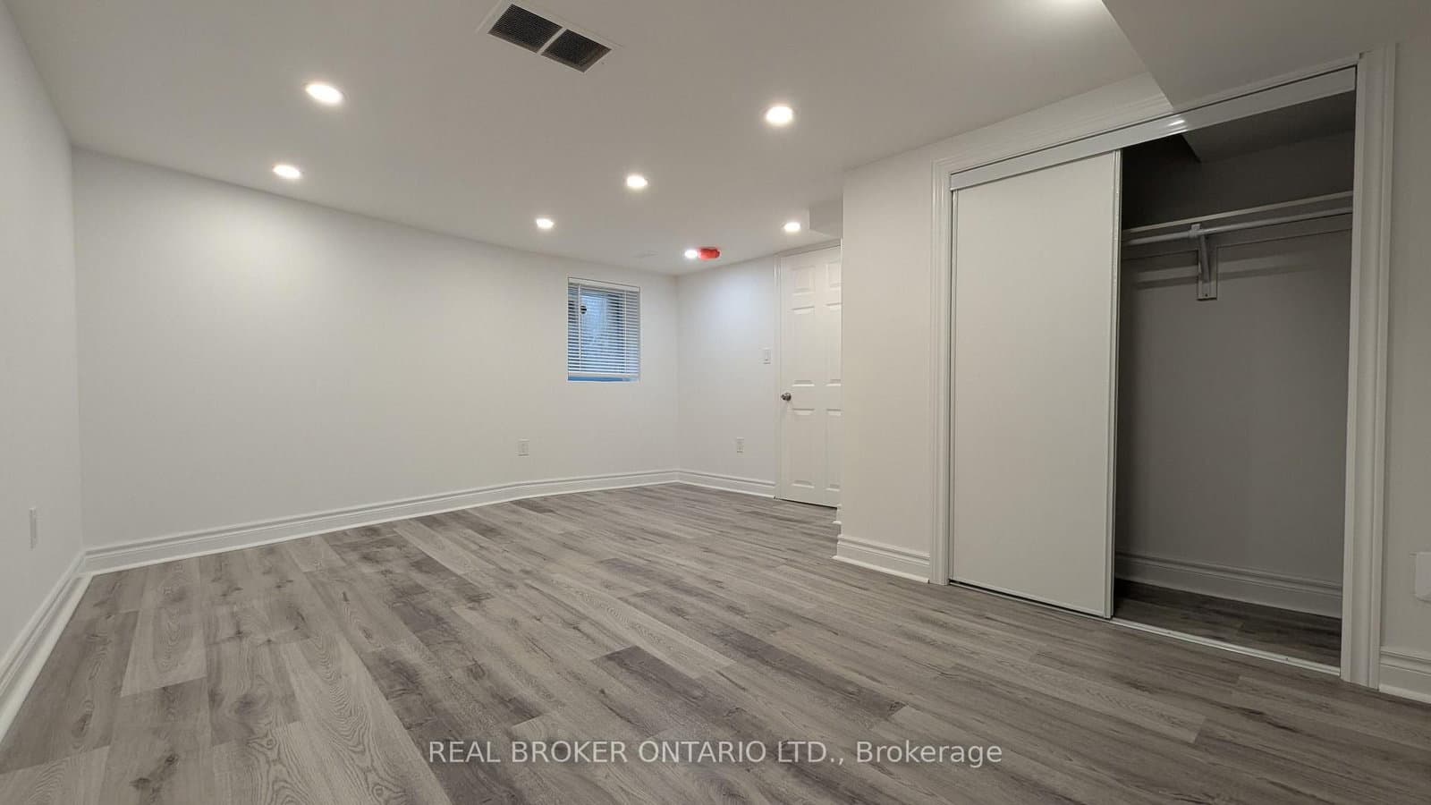 1150 Woodbine Avenue, Unit Unit #4 thumbnail 5