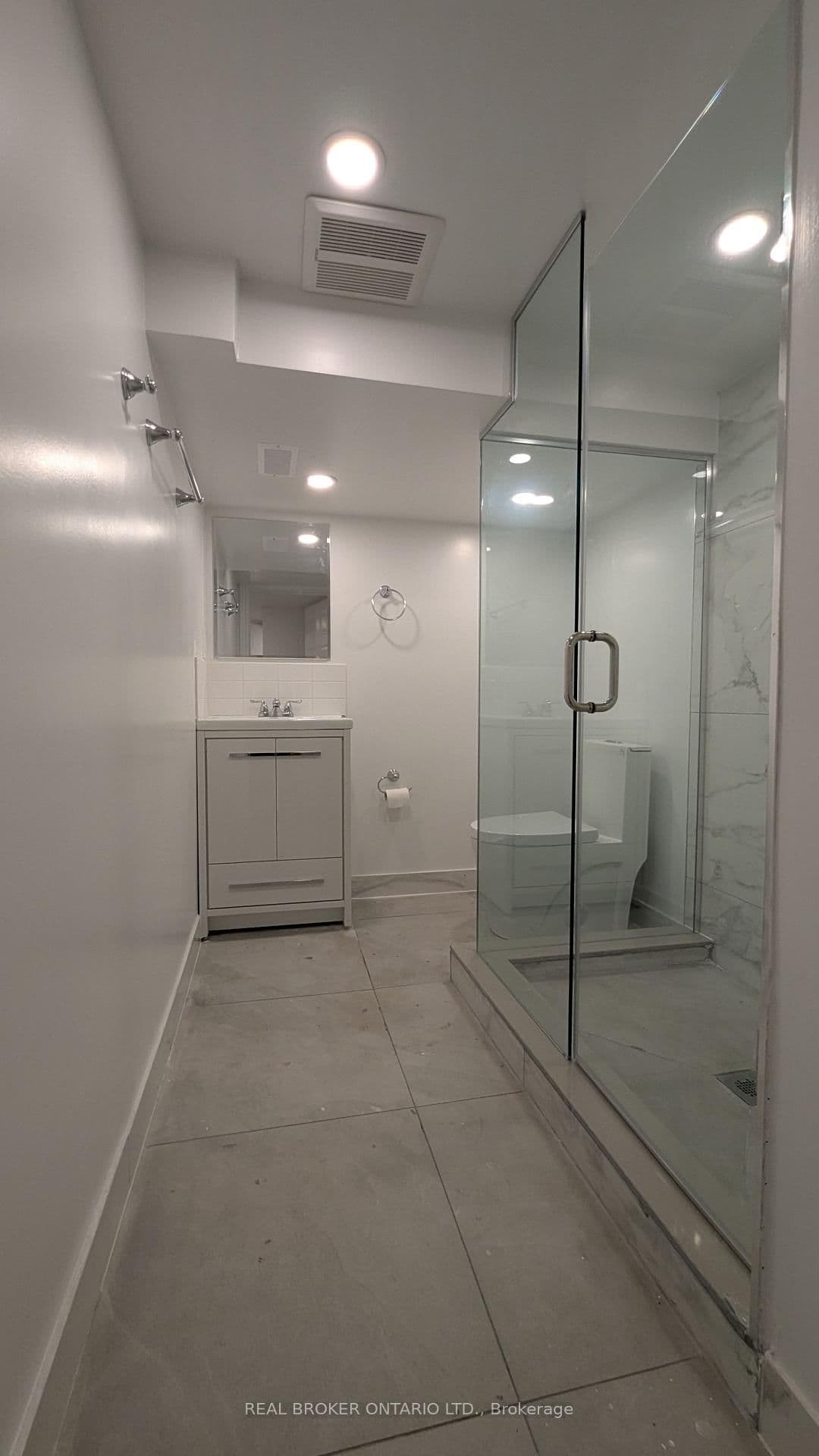1150 Woodbine Avenue, Unit Unit #4 thumbnail 8