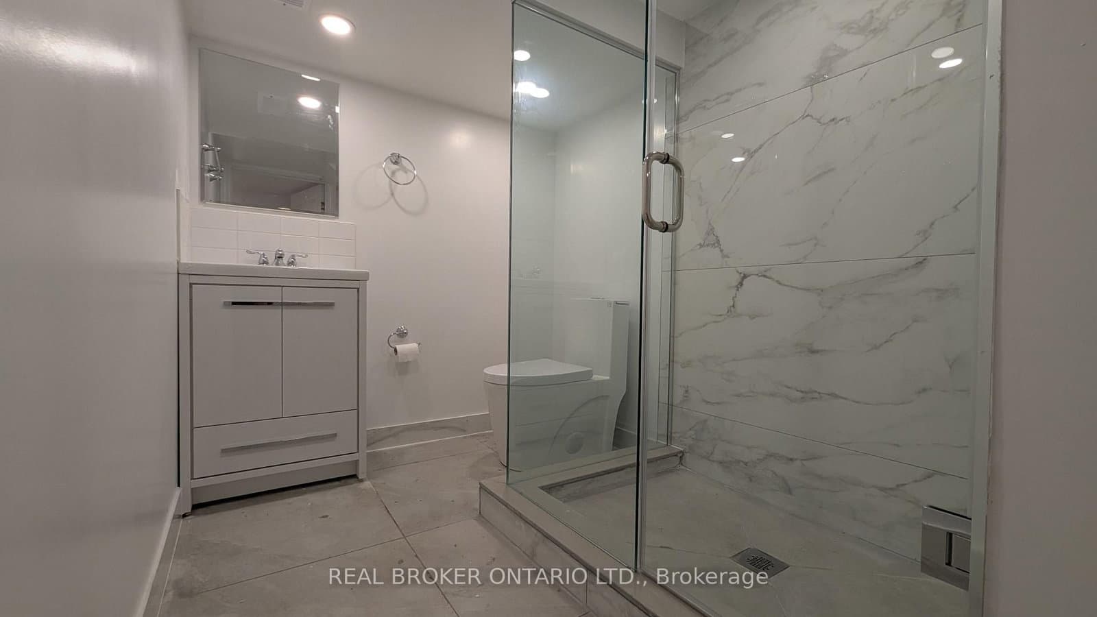 1150 Woodbine Avenue, Unit Unit #4 thumbnail 9