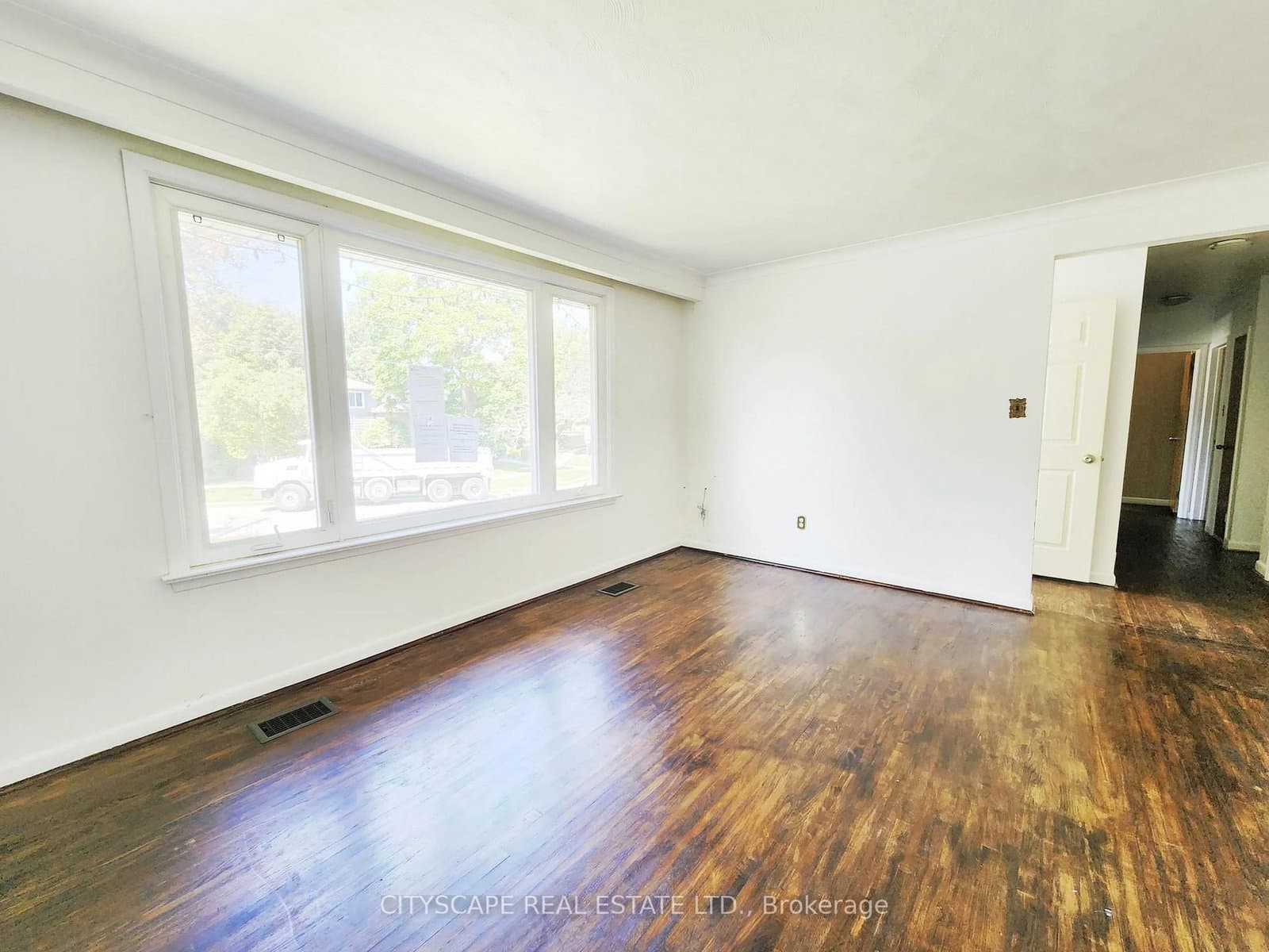 23 MANORWOOD Road thumbnail 7