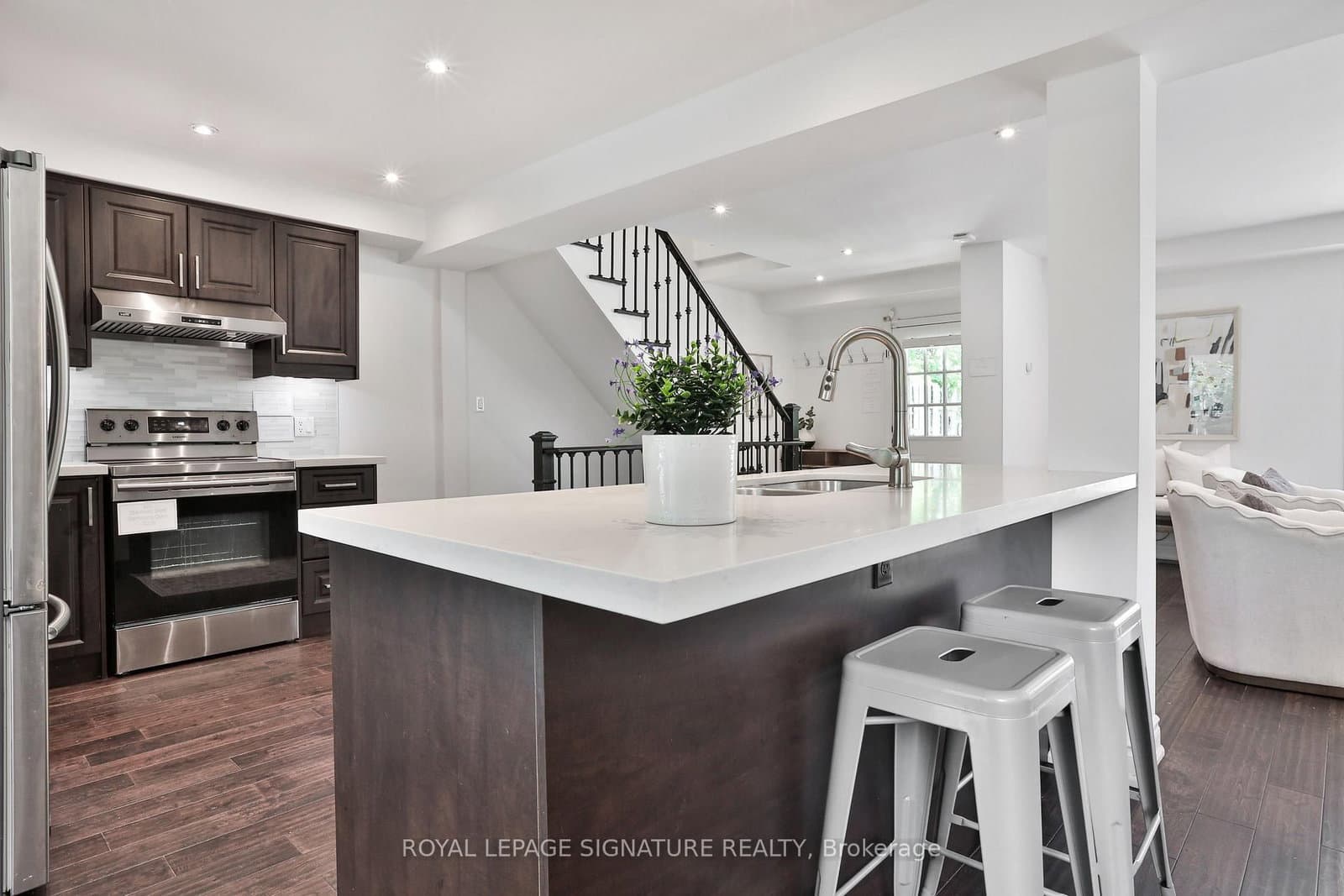 280 Gowan Avenue thumbnail 4