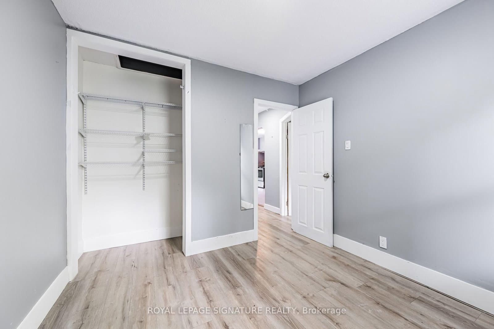 2935 St Clair Avenue E thumbnail 12