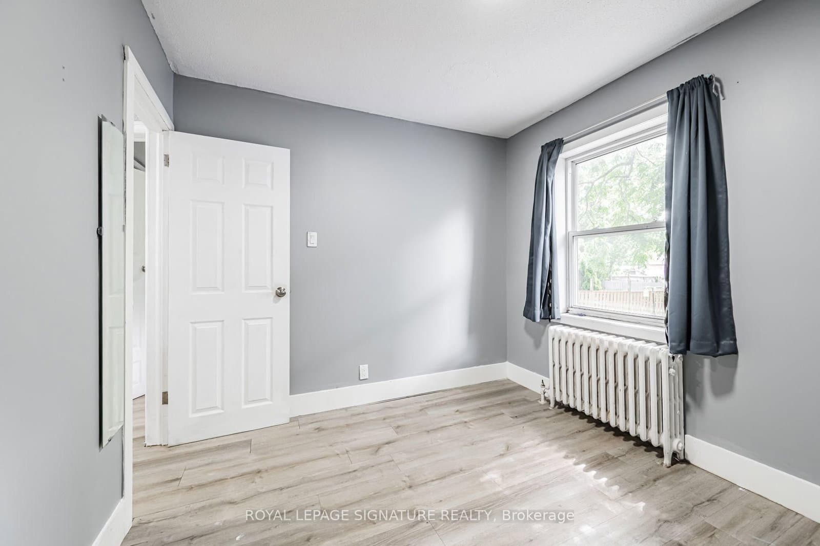 2935 St Clair Avenue E thumbnail 13
