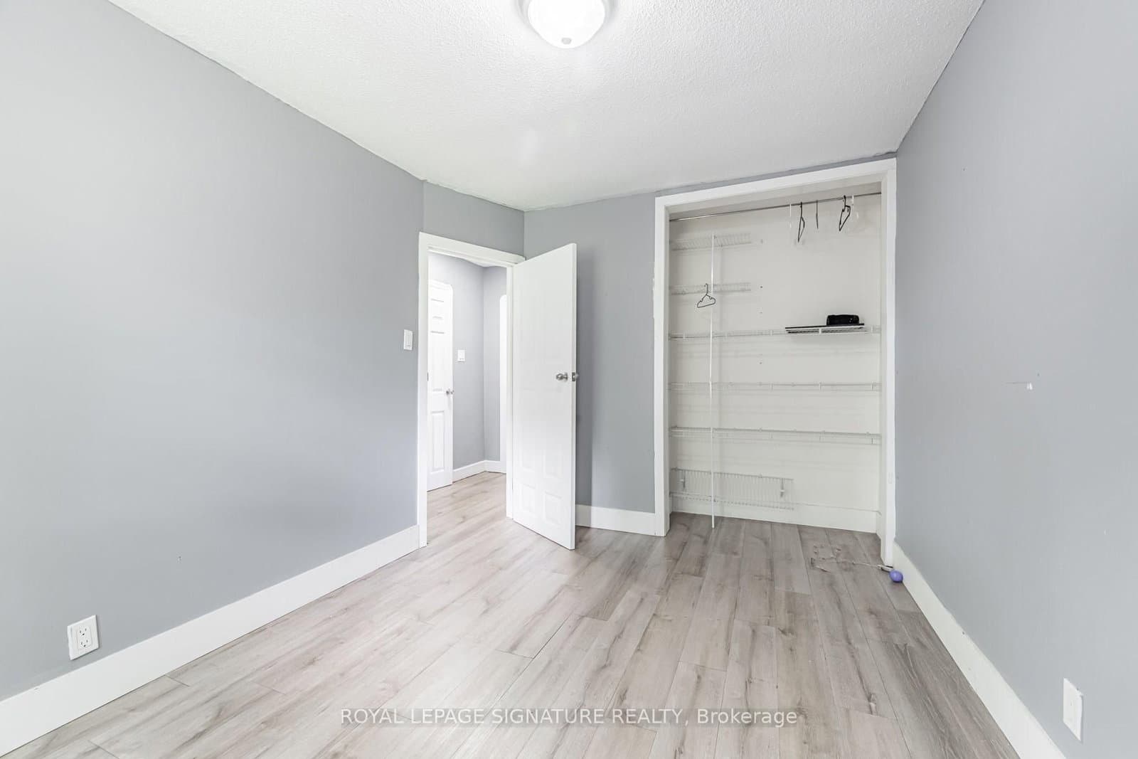 2935 St Clair Avenue E thumbnail 15